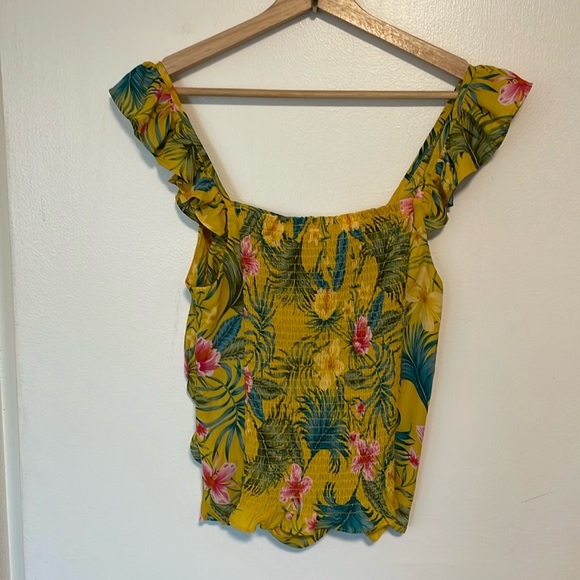 NWT Rose + Olive Tropical Top. Small - Picture 4 of 7